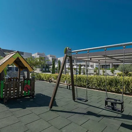 Apartment Luxury Olea Valley - Poolside Gem