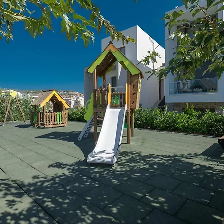 Luxury Olea Valley - Poolside Gem Daire