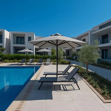 Luxury Olea Valley - Poolside Gem